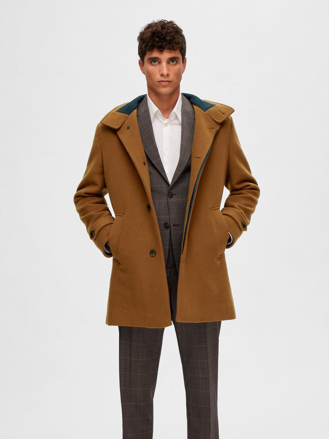 model_shot-front